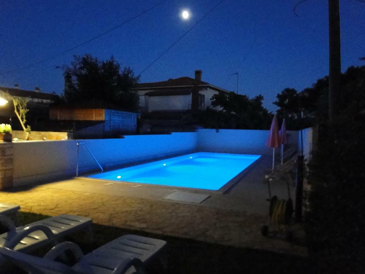 Apartment Pino Umag Buitenkant foto